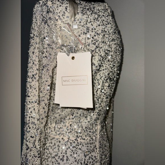 Mac Duggal Embellished long Sleeve V Neck Beaded Hem Gown 5747 - Picture 10 of 11